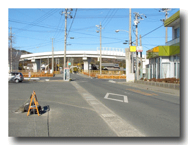 農協側からみた天浜線の跨線橋!